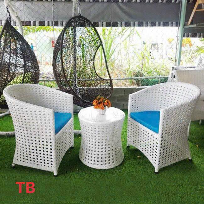 BÀN GHẾ SÂN VƯỜN ĐẶT THEO YÊU CẦU – VỪA ĐẸP, VỪA BỀN, VỪA PHONG CÁCH!
